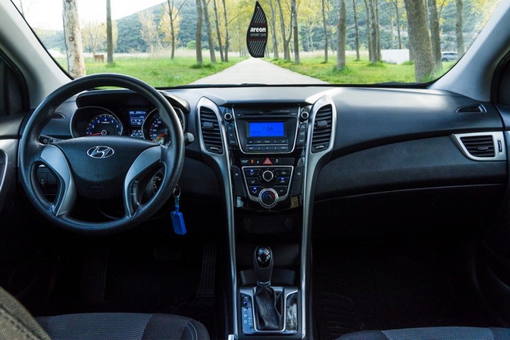 HYUNDAI i30 1.6