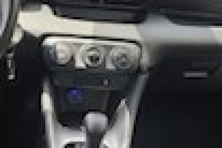TOYOTA YARIS 1.5