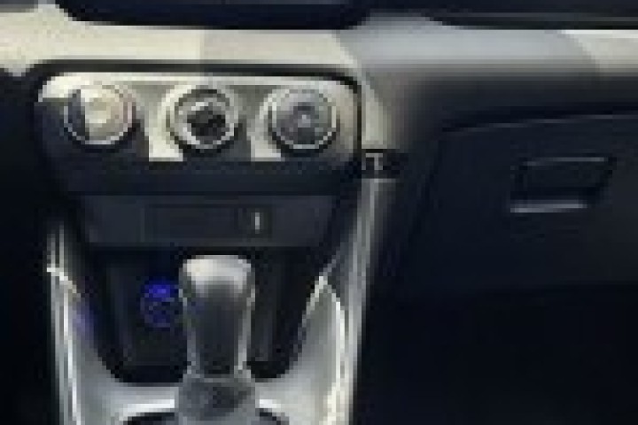 TOYOTA YARIS 1.5