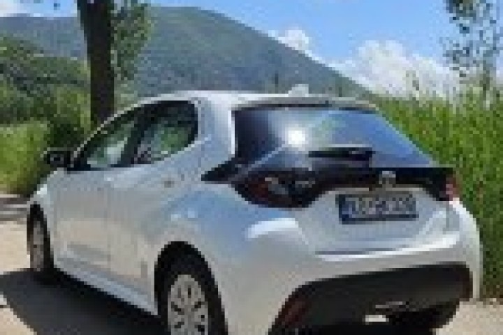 TOYOTA YARIS 1.5