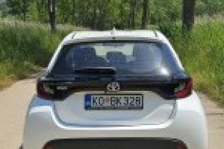 TOYOTA YARIS 1.5