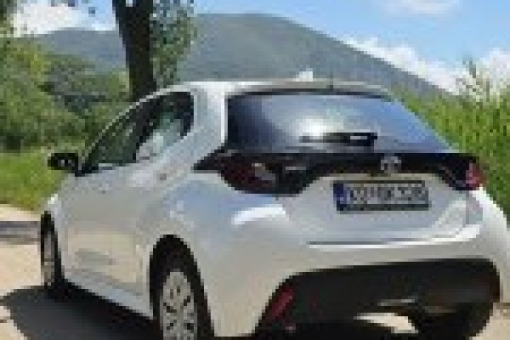 TOYOTA YARIS 1.5